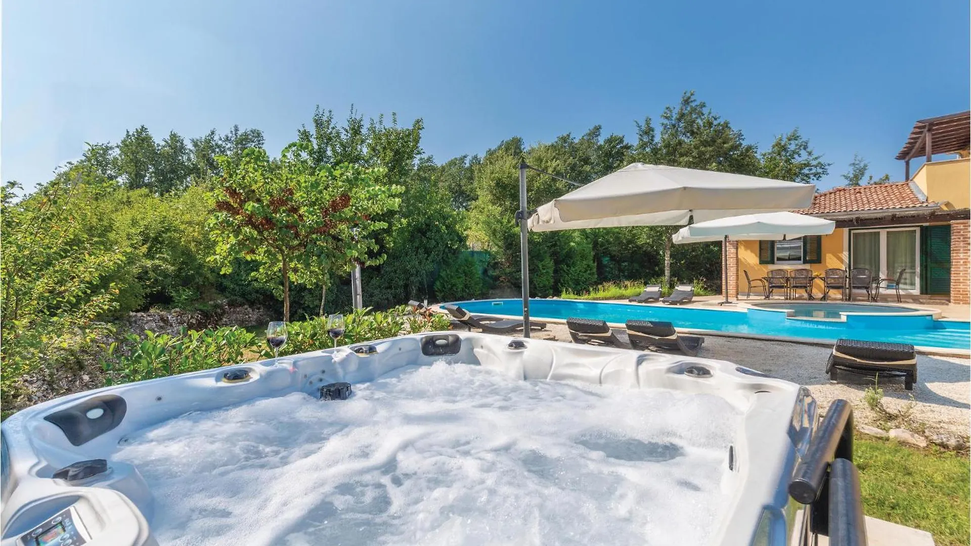Nice Home In Rezanci With Wifi
